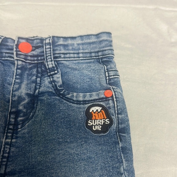 Zara Classic Blue Denim Jeans with Patch Detail - Picture 5 of 5